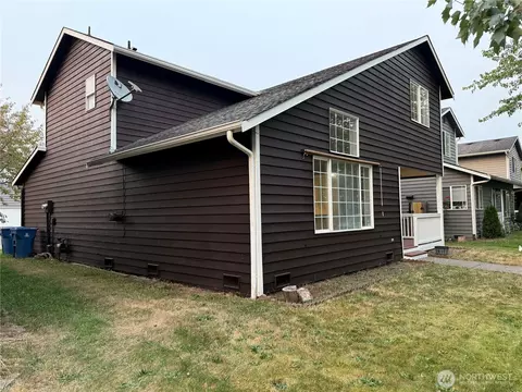 Exterior - 207 Willow Ave W, Sultan, WA 98294 photo 3 of 6