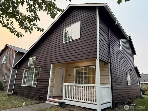 Exterior - 207 Willow Ave W, Sultan, WA 98294 photo 4 of 6