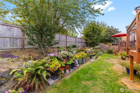 Exterior - 1122 SW 59th Pl, Everett, WA 98203 photo 6 of 11