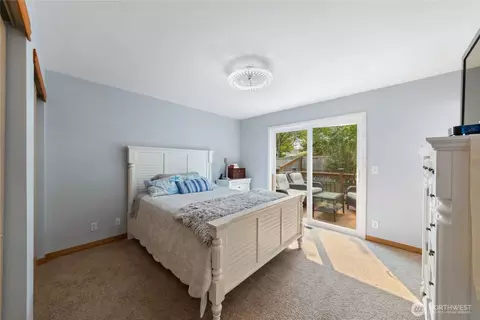 Bedroom - 1122 SW 59th Pl, Everett, WA 98203 photo 1 of 8