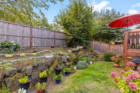 Exterior - 1122 SW 59th Pl, Everett, WA 98203 photo 5 of 11