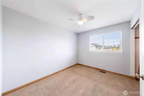 Bedroom - 1122 SW 59th Pl, Everett, WA 98203 photo 5 of 8