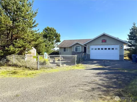506 Point Brown Ave NE, Ocean Shores, WA 98569
