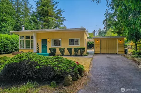 108 Sunnyhill Rd W, Bremerton, WA 98312