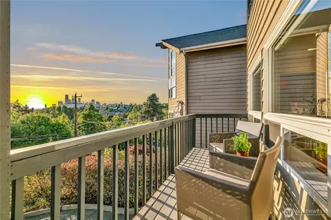 1706 Bradner Pl S #3, Seattle, WA 98144