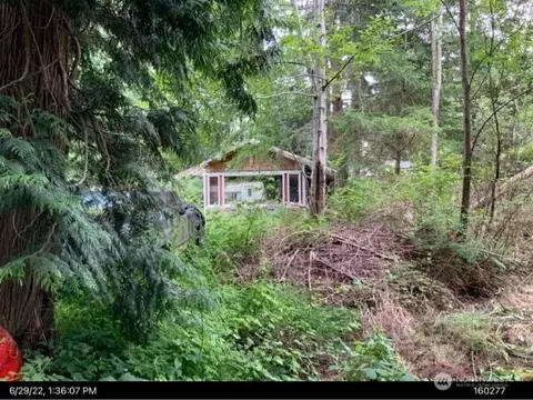 2 Kennedy Rd, Point Roberts, WA 98281
