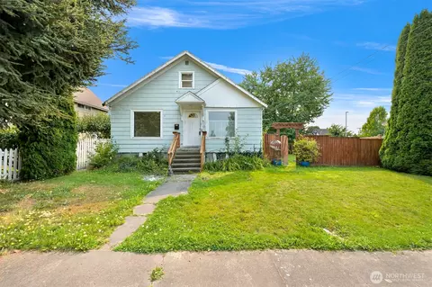 112 Milwaukee St, Mount Vernon, WA 98273