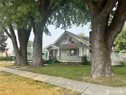 403 NW Main Ave, Wilbur, WA 99185