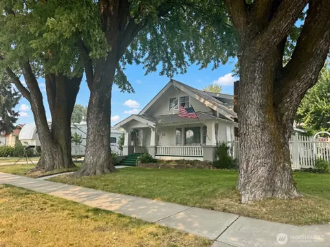 403 NW Main Ave, Wilbur, WA 99185