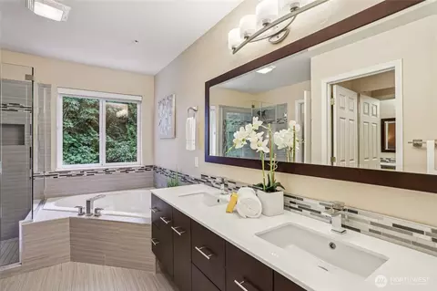Bath - 12118 NE 171st Pl #E202, Bothell, WA 98011 photo 3 of 5
