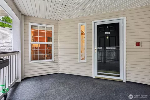 Exterior - 12118 NE 171st Pl #E202, Bothell, WA 98011 photo 2 of 5