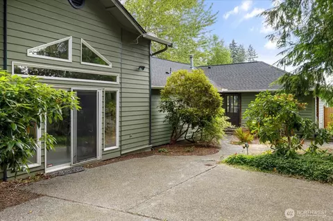 4249 Timberline Rd, Clinton, WA 98236