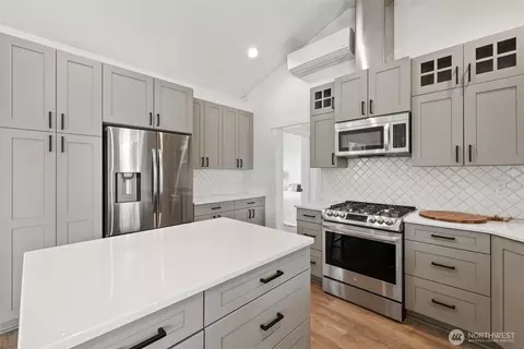 Kitchen - 195 Laura Ln, Sequim, WA 98382 photo 4 of 5