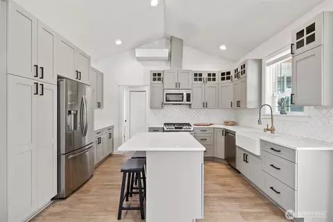 Kitchen - 195 Laura Ln, Sequim, WA 98382 photo 2 of 5