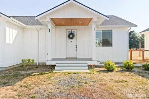 195 Laura Ln, Sequim, WA 98382