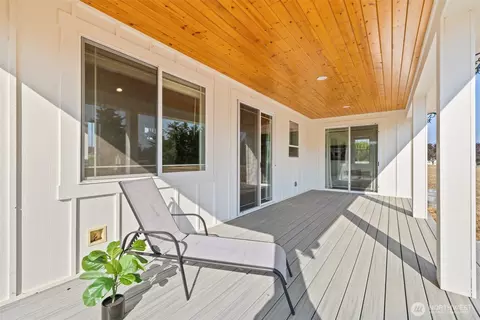 Exterior - 195 Laura Ln, Sequim, WA 98382 photo 4 of 9