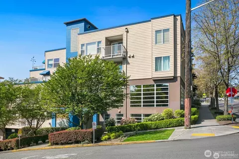 3919 Latona Ave NE #402, Seattle, WA 98105