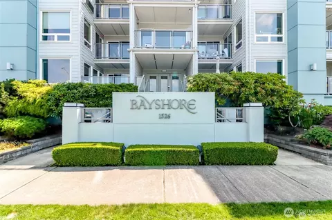 1526 Alki Ave SW #204, Seattle, WA 98116