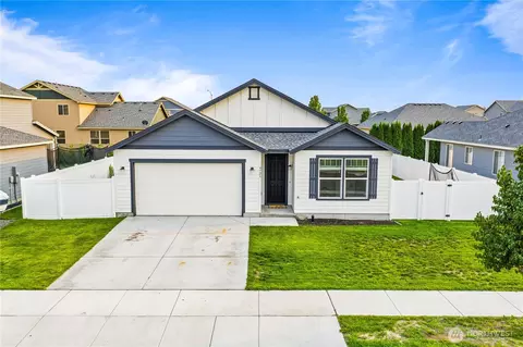 4721 W Owl St, Moses Lake, WA 98837