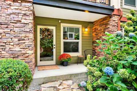 680 32nd St #C111, Bellingham, WA 98225