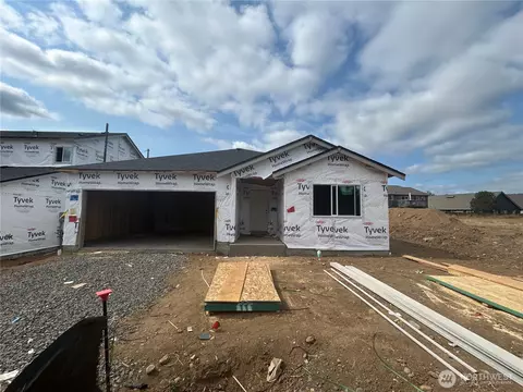 130 Pine Hollow Dr, Chehalis, WA 98532