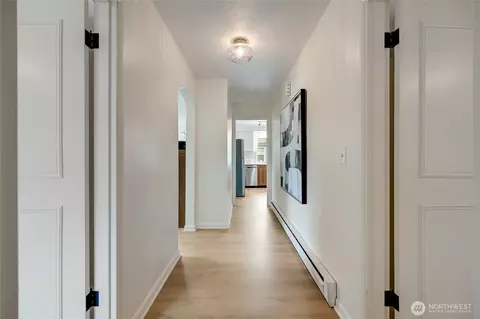 Entry Way - 1010 Park Dr, Everett, WA 98203 photo 2 of 2
