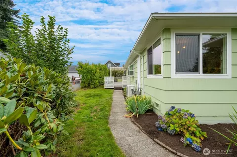 Exterior - 1010 Park Dr, Everett, WA 98203 photo 13 of 13