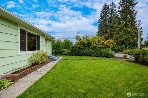 Exterior - 1010 Park Dr, Everett, WA 98203 photo 12 of 13
