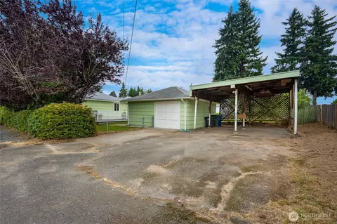 Exterior - 1010 Park Dr, Everett, WA 98203 photo 3 of 13