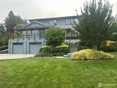 7225 SE 27th St, Mercer Island, WA 98040