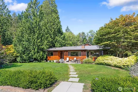 20866 Kingston St NE, Indianola, WA 98342