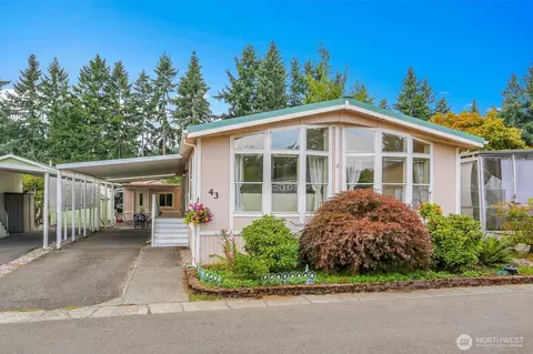 18425 NE 95th St #43, Redmond, WA 98052