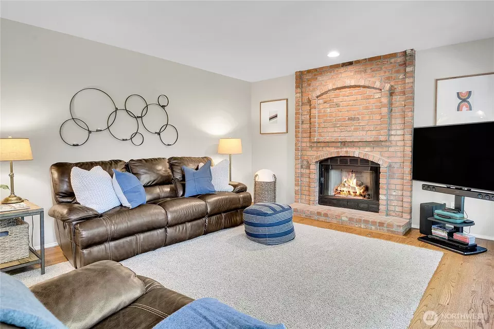 Living - 5210 126th St SW, Mukilteo, WA 98275 photo 4 of 5