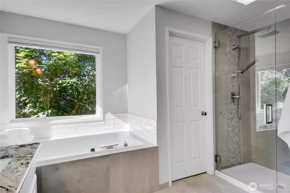 Bath - 5210 126th St SW, Mukilteo, WA 98275 photo 3 of 4