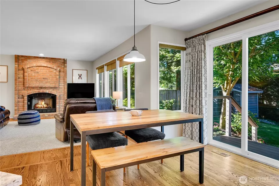 Dining - 5210 126th St SW, Mukilteo, WA 98275 photo 3 of 3