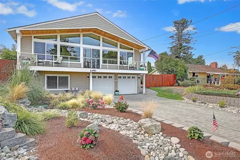 1490 Country Club Dr, Camano Island, WA 98282