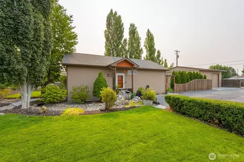 716 S Wanapum Dr, Moses Lake, WA 98837