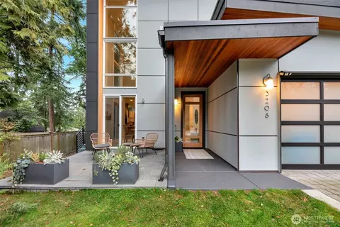 3208 89th Pl SE, Mercer Island, WA 98040
