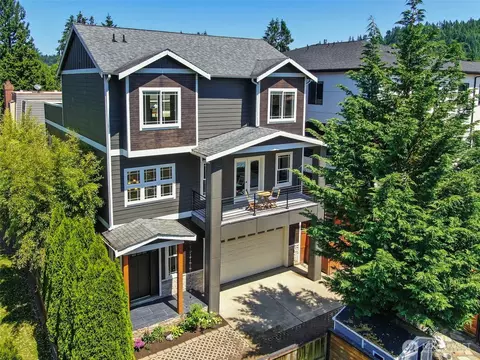 125 1st Ave NW, Issaquah, WA 98027