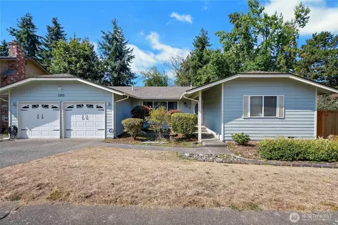 2203 Lincoln Pl SE, Renton, WA 98055