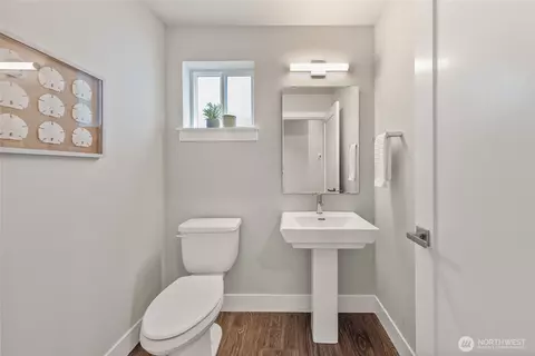 Bath - 15 177th St SW, Bothell, WA 98012 photo 1 of 4