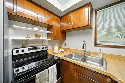 Kitchen - 532 E Alder St #13, Walla Walla, WA 99362 photo 2 of 2