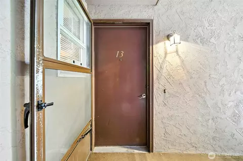 Entry Way - 532 E Alder St #13, Walla Walla, WA 99362 photo 1 of 2
