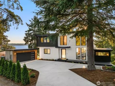 6815 Lake Washington Blvd SE, Newcastle, WA 98056