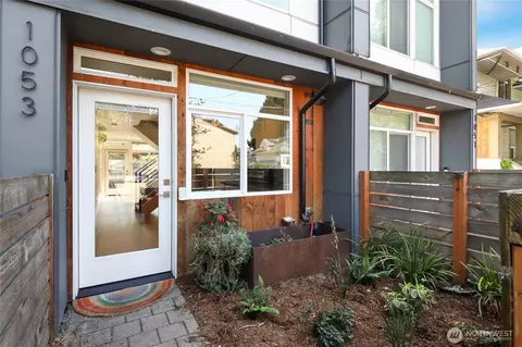 1053 S Cloverdale St, Seattle, WA 98108