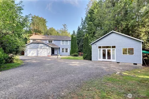 5578 Lynwood Center Rd NE, Bainbridge Island, WA 98110