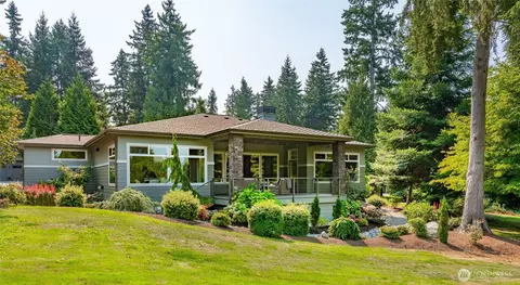 8848 Bald Eagle Dr, Blaine, WA 98230