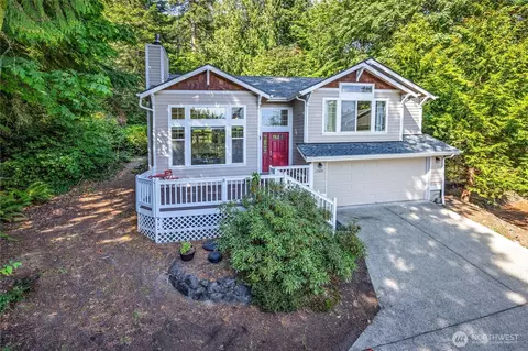 17691 Division Ave NE, Suquamish, WA 98392