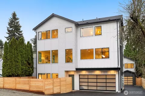 3633 NE 120th St, Seattle, WA 98125