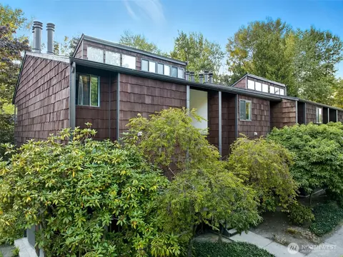 8937 Ravenna Ave NE, Seattle, WA 98115